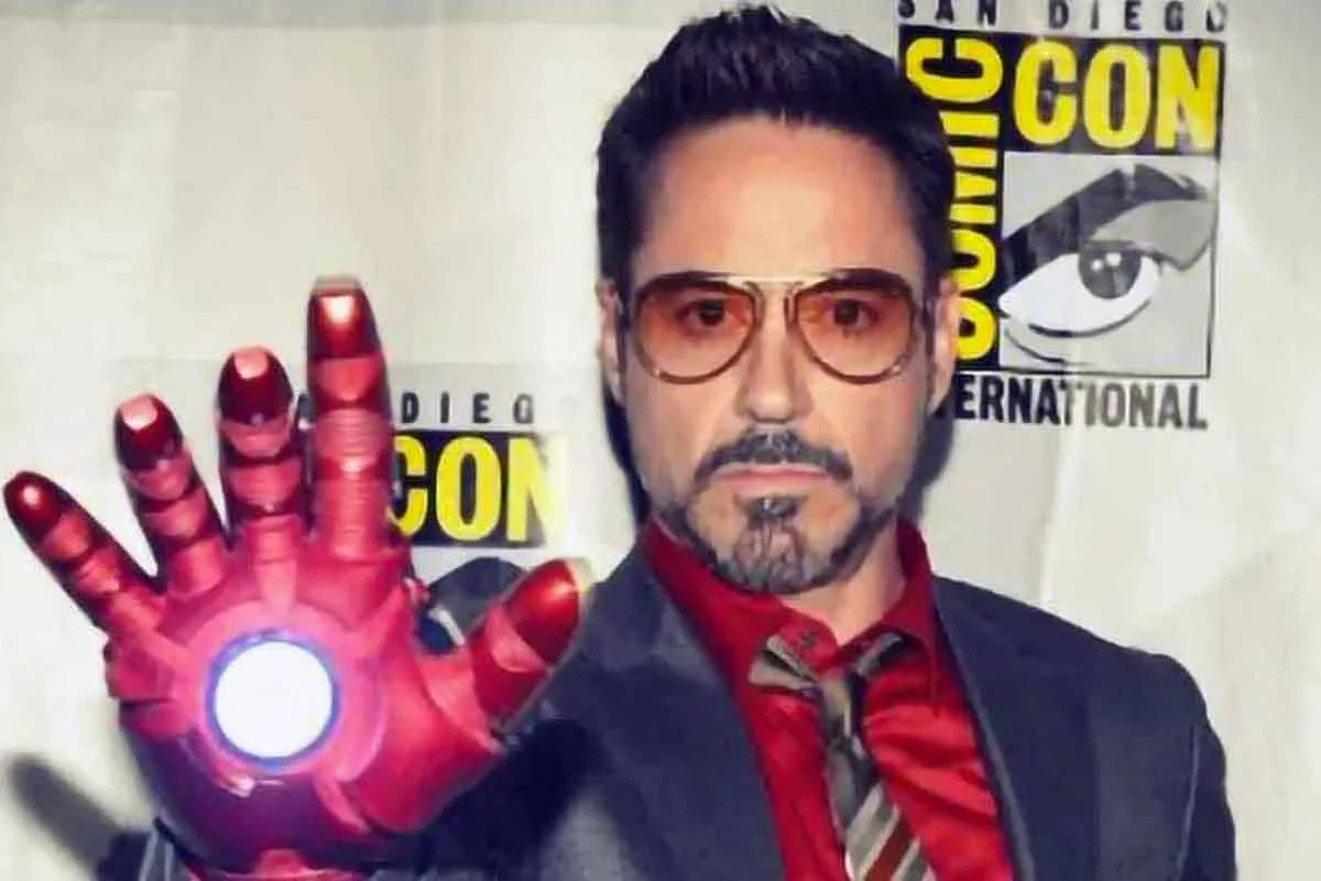 Tony Stark short neat beard 2024