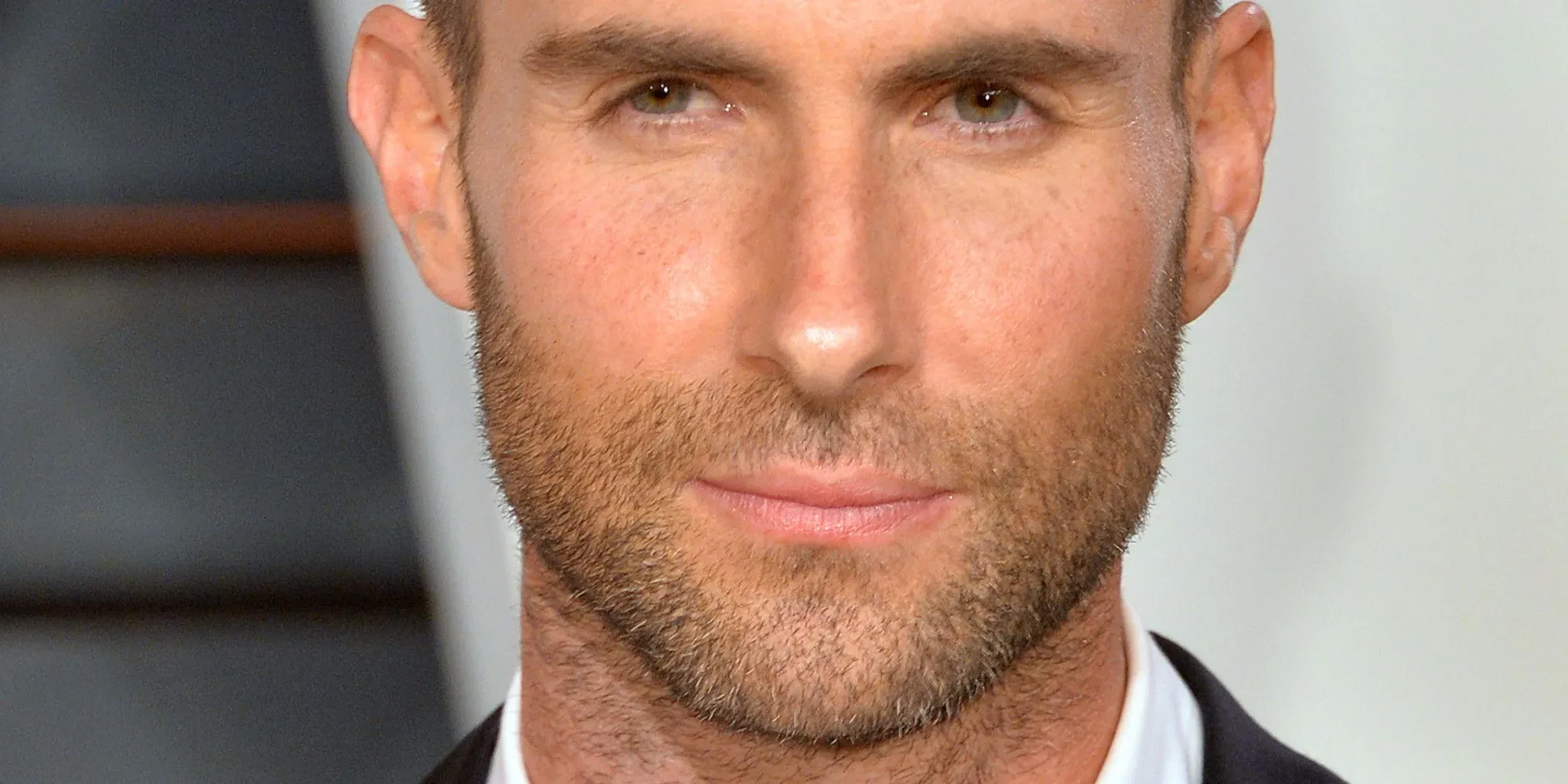 img/1657_adam-levines-beard-styles-through-the-years.webp
