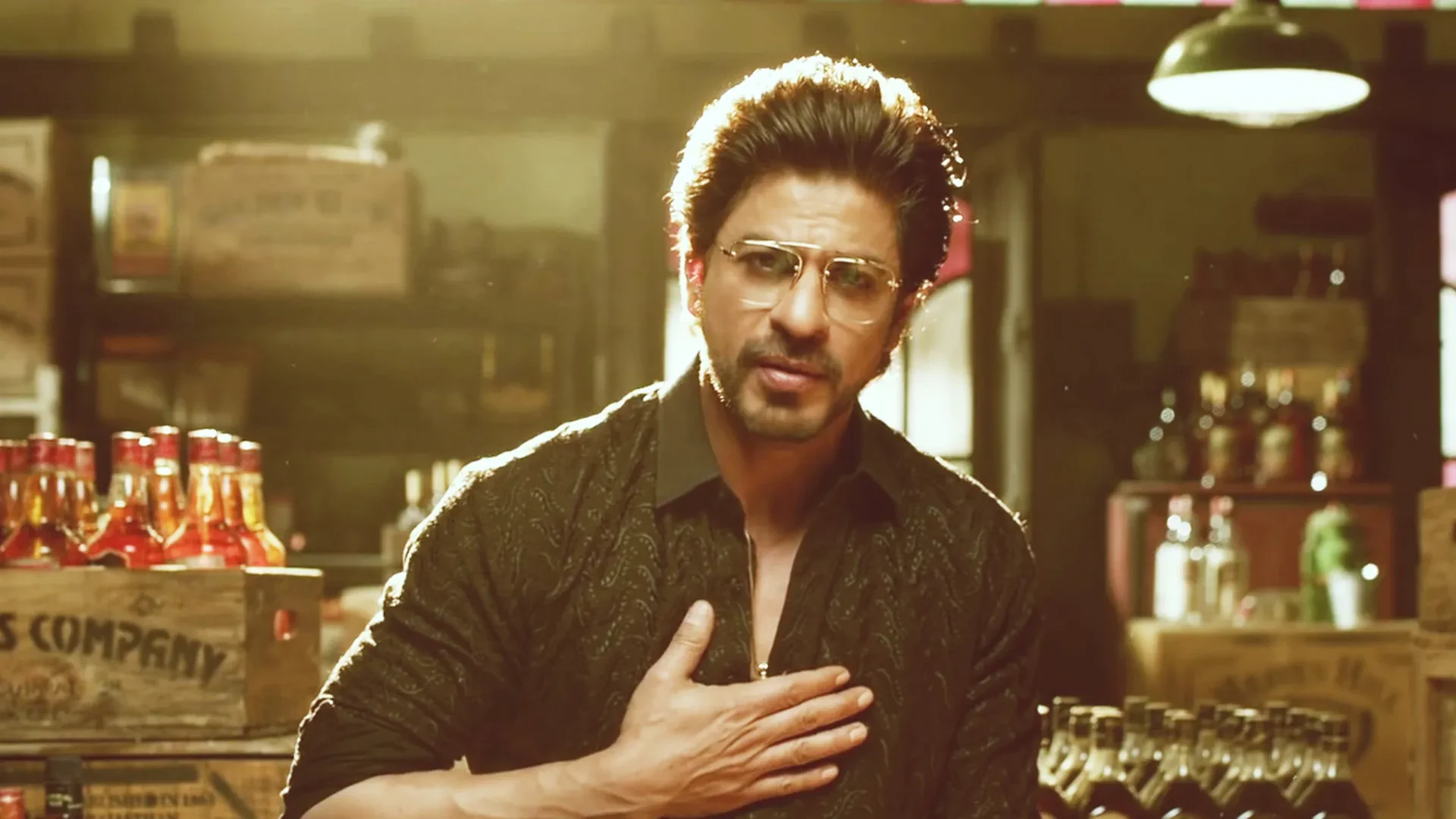Shahrukh Khan Raees movie still