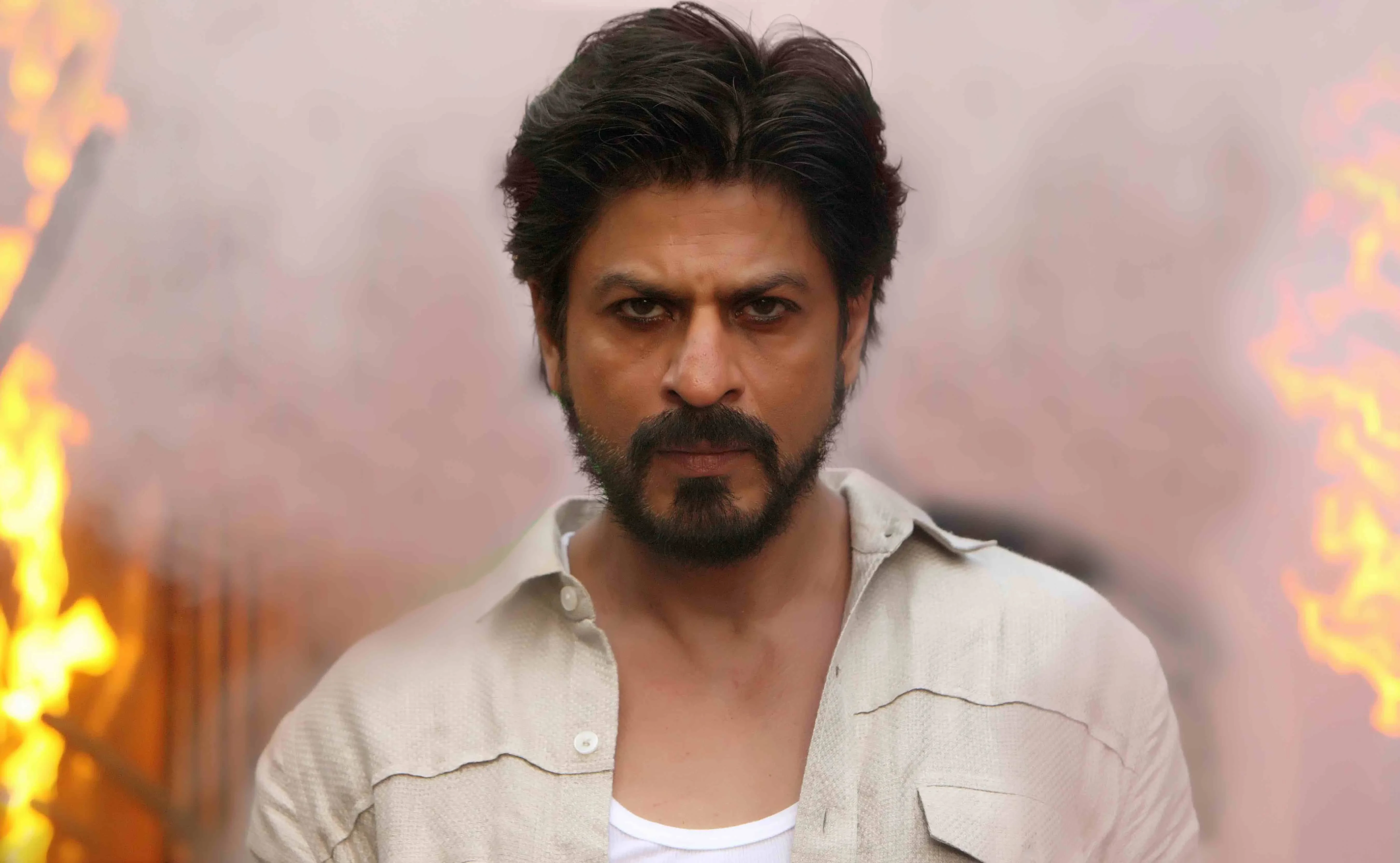 img/1662_shahrukh-khans-raees-beard-a-style-icon.webp
